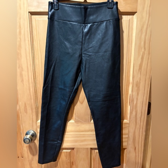 Abercrombie & Fitch Black Leggings - Picture 1 of 10